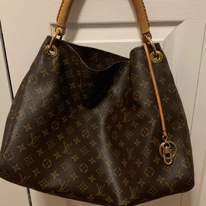 Louis Vuitton Artsy Mm monogram canvas hobo bag with Louis Vuitton dust bag